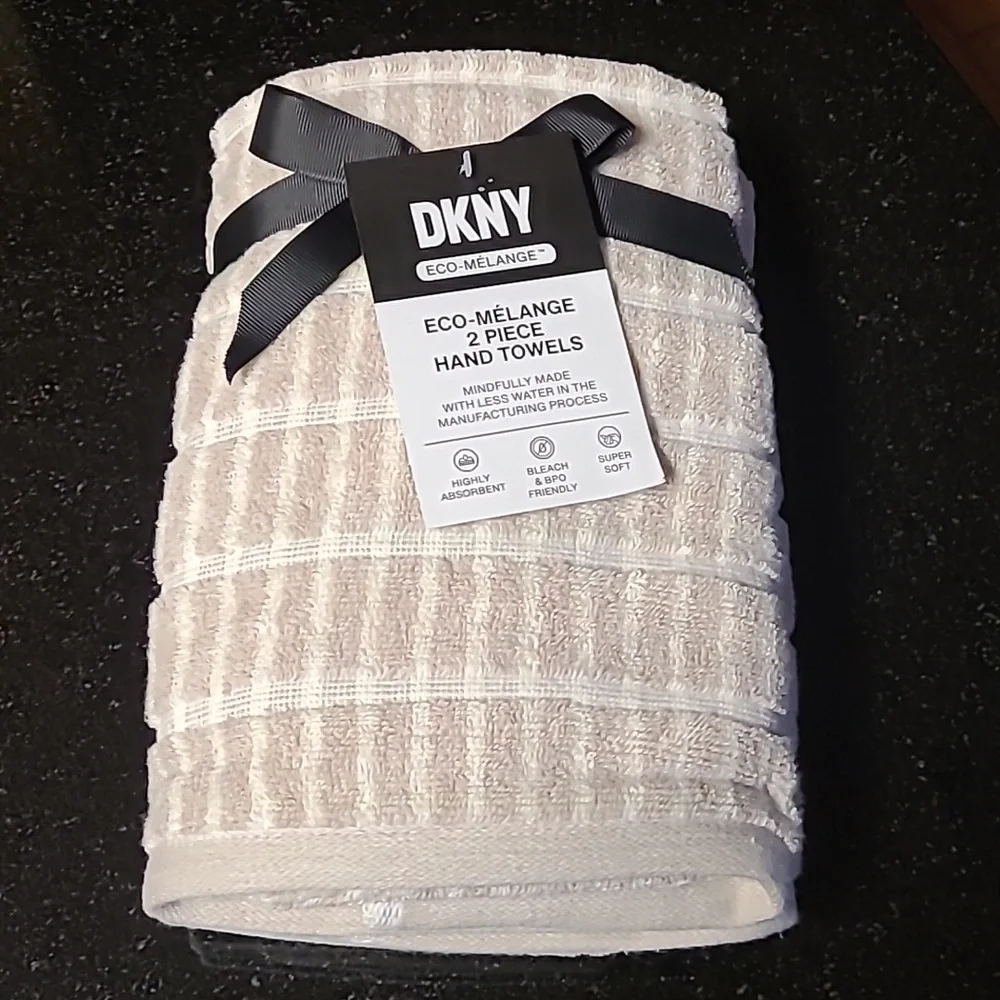 DKNY Hand Towel Set